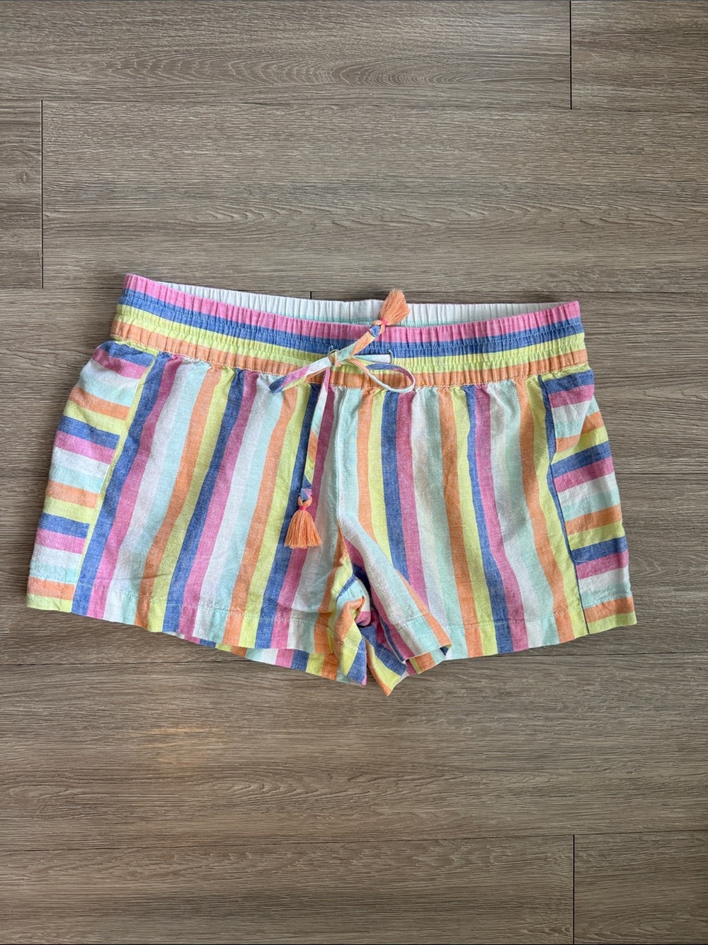 Vineyard Vines Women's Rainbow Striped Linen Drawstring Shorts